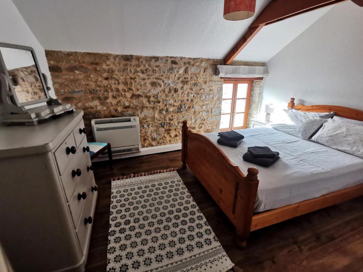 3 Self-Contained Gites With Pool And Games Room Saint-Georges-de-Noisne Экстерьер фото